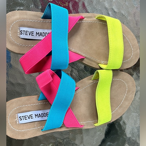 Steve Madden girls Sz‎ 3 sandals - Picture 2 of 2